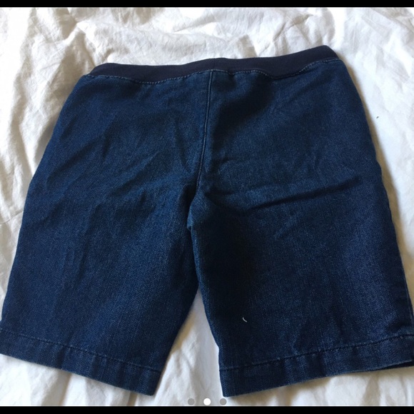Navy blue shorts - Picture 2 of 3